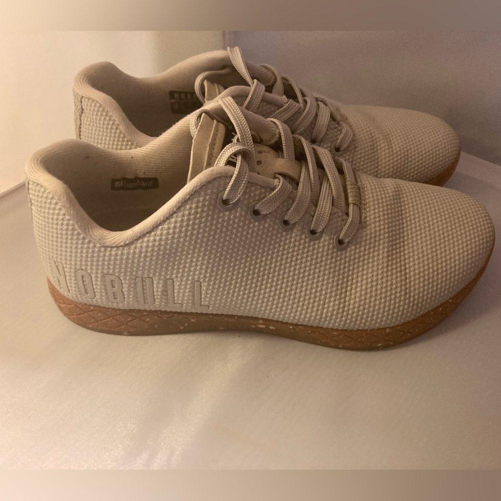 NOBULL unisex Beige Sneakers 8.5 women’s/ 7 men’s